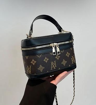 luis vitton: Классическая сумка, Louis Vuitton, Китай, Материал: Искусственная кожа, Жёсткая конструкция, Застежка на молнии, Съёмный ремень, Женские, Новый — 1