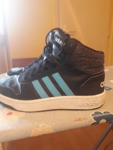 Dečije Cipele i Čizme | Vrsac: Adidas duboke patike
Br.36
Bez ostecenja