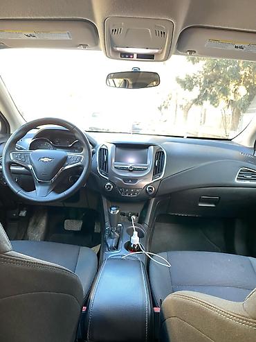 man sat: Chevrolet Cruze sedan - Kuzov: ağ rəng, aerodinamik ön və arxa — 4