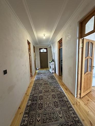 ağ şəhər: Satılır: 2 otaqlı həyət evi (fotoşəkillərdə) - Geniş dəhliz, taxta — 8