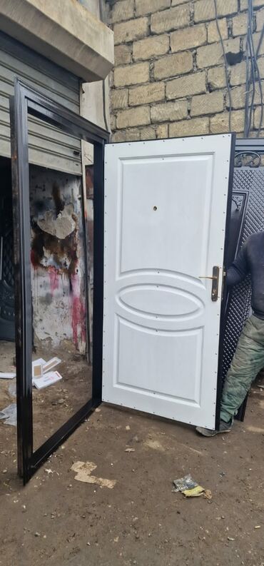 Giriş qapıları: Yeni Giriş qapısı Ödənişli çatdırılma — 3