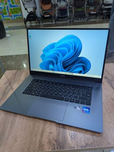 продать новый ноутбук: Ноутбук, Honor, 8 ГБ ОЗУ, AMD Ryzen 5, 15.6 ", Новый, Для несложных задач, память SSD