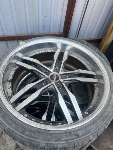 Другие автозапчасти: Продаю диски с шинами тойота краун
245/35/r20 at lalafo.kg Другие автозапчасти: Продаю диски с шинами тойота краун
245/35/r20