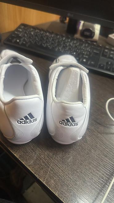 Adidas F50 – лёгкие футбольные бутсы/тапки для игры н и ровных at lalafo.kg Adidas F50 – лёгкие футбольные бутсы/тапки для игры н и ровных