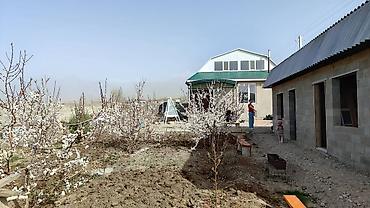 Продажа коттеджей и домов: Продаю дом на Иссык Куле, в с.Чон сары ой,участок 8 соток, до берега — 4