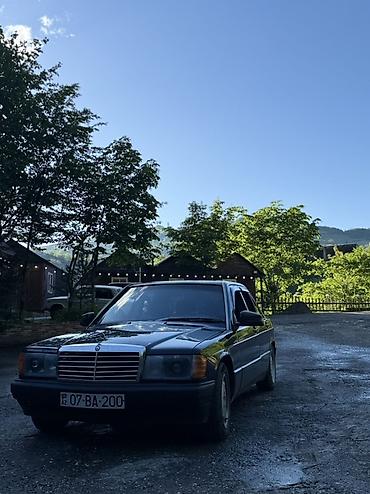 kia servis ehtiyat hisseleri: Mercedes-Benz 190 (W201) sedan - Kuzov: qara rəng, klassik 190 — 4
