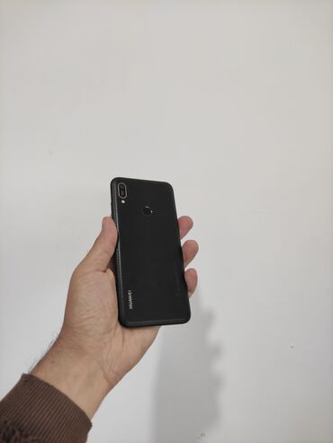 Xiaomi: Huawei Y6, 32 GB