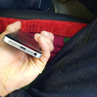 mini 2: IPhone SE, Б/у, Серебристый — 2