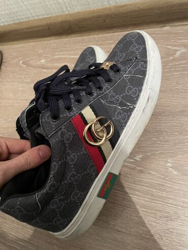 Ayaqqabılar: Gucci ayaqqabı 39razmer, Təzə alınıb, 75azn alınıb, 35Azn satılır