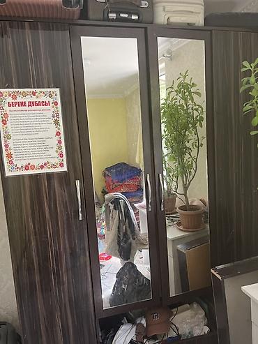 standing mirror: Шкаф-купе распашной с зеркалами - Конструкция: 4 дверцы на петлях — 1