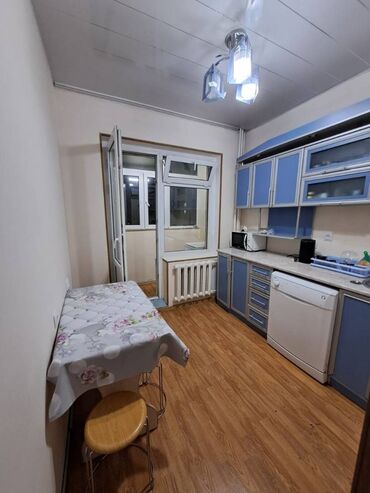 квартира средний джал: 3 комнаты, 80 м², 106 серия, 7 этаж