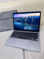 Apple MacBook: İdeal vəzziyət. Az işlənib. Russiyadan 60.000 Rubla alınıb. Üstündə — 1