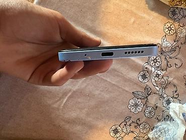 bluetooth qulaqciq: Smartfon – açıq mavi korpus, kənarları düz dizayn Xüsusiyyətlər: - — 1