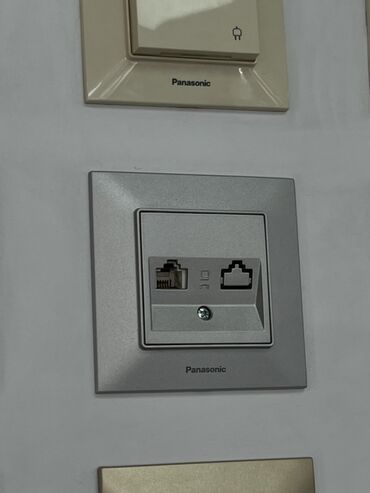 дамашный телефон: Розетка, С UTP, Panasonic, Встроенные, 2 гнезда