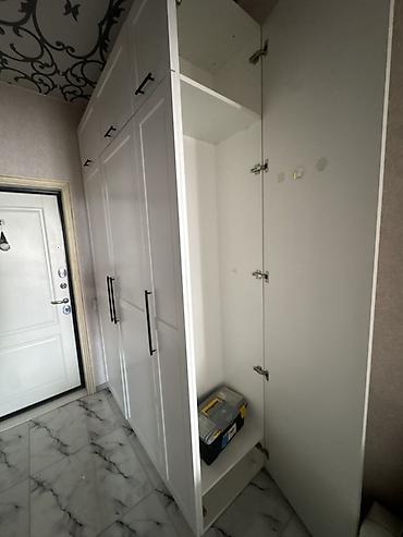 susə dolab: Ağ rəngli, modul tipli dəhliz/qarderob şkafı - Dizayn: Minimalist — 2