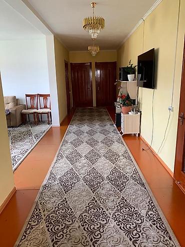 Посуточная аренда комнат: Теплый, светлый, просторный гостевой дом в г.Каракол - Спальня с — 4