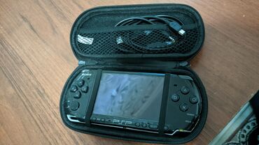 PSP (Sony PlayStation Portable): Продаётся оригинальный PSP В хорошем состоянии Акб держит минимум 3 ч
