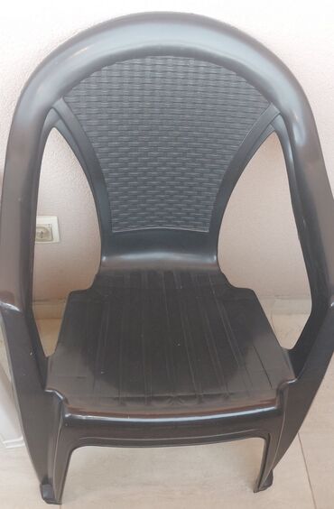 ceca polovan namestaj: Chair for garden, Plastic, color - Black, Used