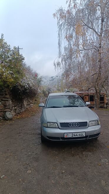 ауди 100 1988: Audi A4: 1995 г., 2.6 л, Автомат, Бензин, Универсал