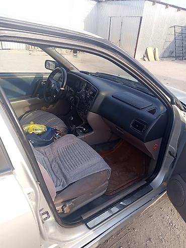 2001: Nissan Primera: 2001 г., Седан — 6