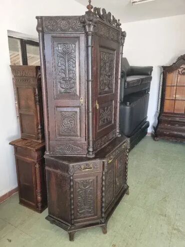 Stilske komode: Retko u ponudi star preko dvesta godina. Dobro stanje na lalafo.rs — 12 Stilske komode: Retko u ponudi star preko dvesta godina. Dobro stanje — 12