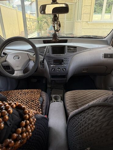женские машины: Toyota Prius: 2001 г., 1.5 л, Автоматические, Гибрид, Седан