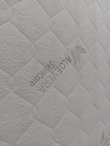 Kreveti: Prodajem francuski lezaj od 100% drveta hrasta (350€) sa dusekom (70€) — 6