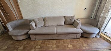 шифоньер с зеркалом: Модульный мягкий гарнитур: диван с выкатным механизмом + две