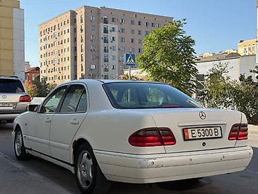 Mercedes-Benz E-Class: 1998 г., 2.4 л, Автомат, Бензин, Седан