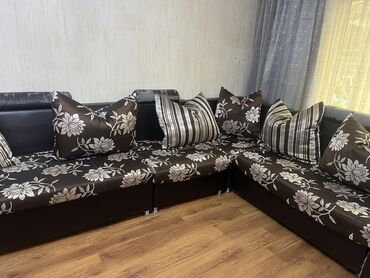 Угловые диваны: Угловой диван, С ящиком хранения, Трёхместный и более, Кожа