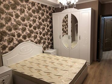 продаю 2х команатную квартиру в 7 мкр: 2 комнаты, Агентство недвижимости, Без подселения