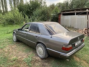 Транспорт: Mercedes-Benz W124: 1990 г., 2.3 л, Механика, Бензин, Седан — 4