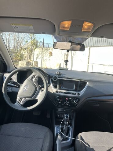 Hyundai: Hyundai Accent: 1.6 l | 2018 il Sedan — 7