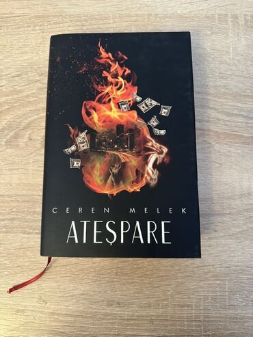 Bədii ədəbiyyat: Ceren Melekin yazdığı "Ateşpare" adlı roman. Qara rəngli üz qabığı