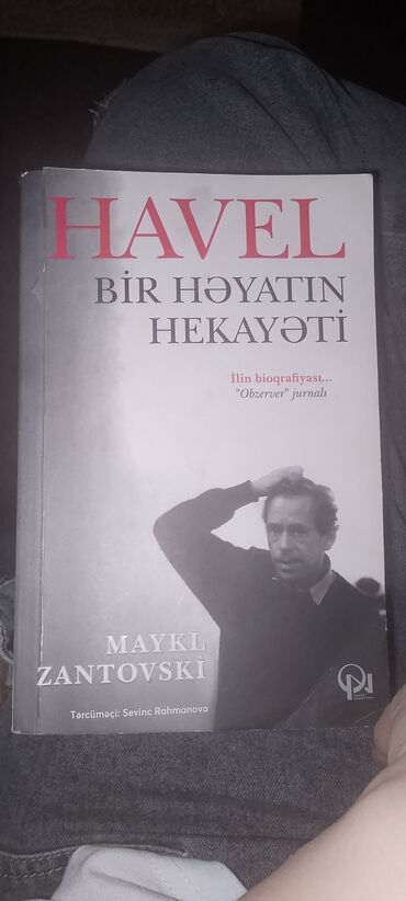 Digər kitablar və jurnallar: Kitab yenidir. bir balaca üz qabığında cirigi var. oda çantada