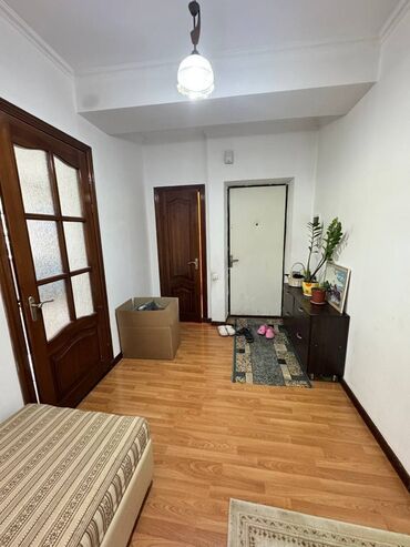 срочно квартиру: 4 комнаты, 90 м², Индивидуалка, 6 этаж, Старый ремонт