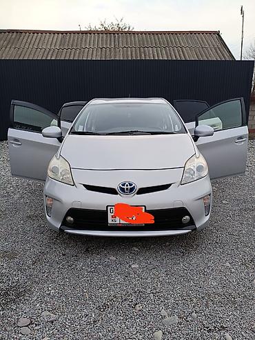 argb controller: Toyota Prius: 2015 г., Гибрид, Лифтбек — 1