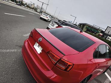 2015: Volkswagen Jetta: 1.8 l | 2015 il Sedan — 7
