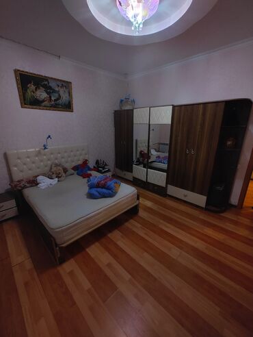 Masa və oturacaq dəstləri: Kirayə 4 otaq 2 mərtəbə 500azn

- Masazir — 10