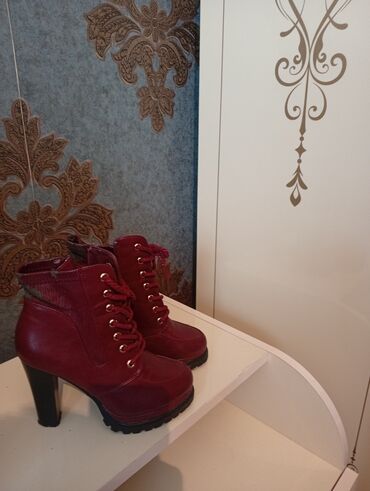 qaqa stil: Ölçü: 36, rəng - Qırmızı, İşlənmiş