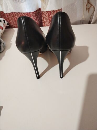 paciotti zenske cipele: Pumps, Zara, 39