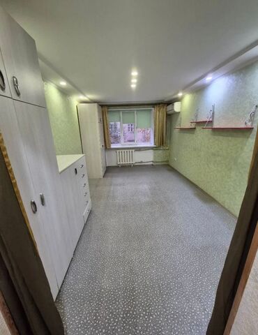 продается квартира новопавловка: 2 бөлмө, 43 кв. м, 104-серия, 3 кабат, Эски ремонт