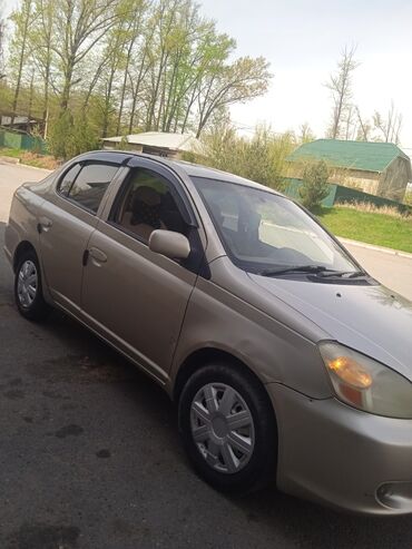 продаю toyota vitz: Toyota Platz: 2002 г., 1.5 л, Вариатор, Бензин, Седан