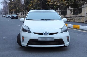 купить приус в баку: Toyota Prius: 1.8 л | 2013 г. Хэтчбэк