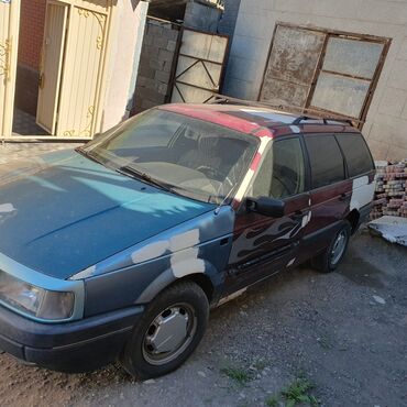 Volkswagen: Volkswagen Passat: 1989 г., 1.8 л, Механика, Газ