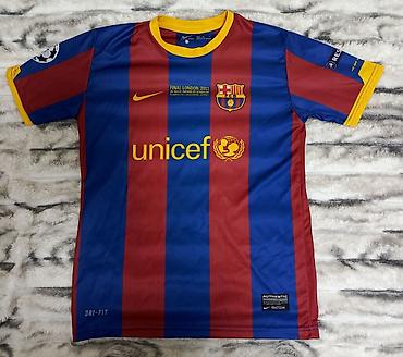 Спортивный инвентарь: Barcelona 10/11 sezonu forması Messi 10 nömrə

Razmer: 164 (13-15 yaş) — 1