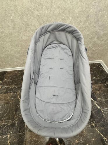 pultlu robot: Brend və model: Chicco Baby Hug 5 in 1 - Vəziyyəti: yaxşı/ideal