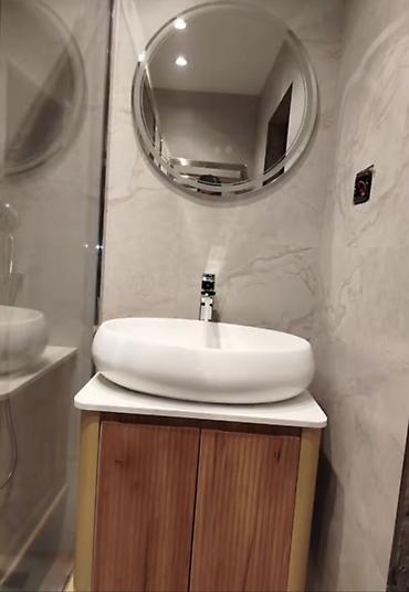 hamam ucun şkaf: Santexnık ustası — 1