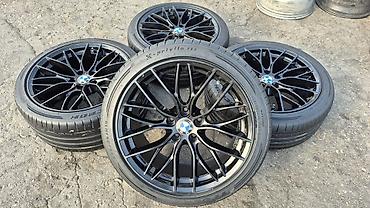 cruz disk teker: BMW üçün 4 ədəd orijinal üslubda qara çoxşüalı disklər və təkər — 1
