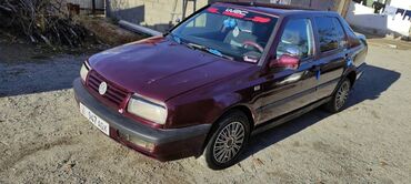 Volkswagen: Volkswagen Vento: 1993 г., 1.8 л, Механика, Бензин